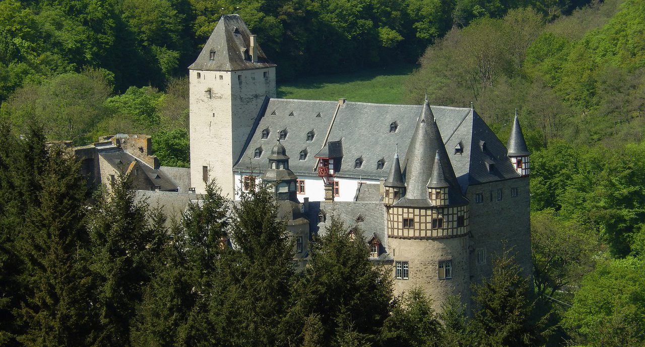 Burg Elz, die am besten erhaltene Burg Deutschlands